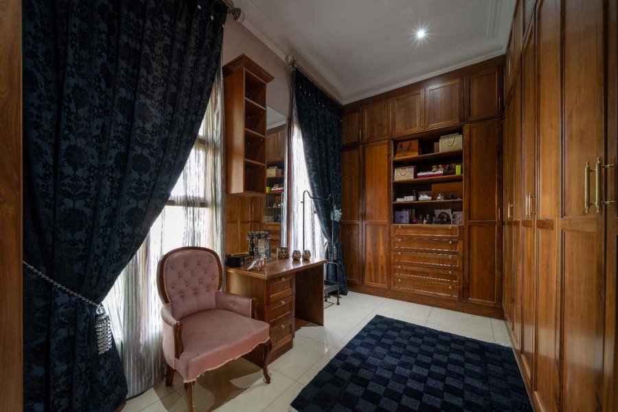 6 Bedroom Property for Sale in Benoni Small Farms Gauteng