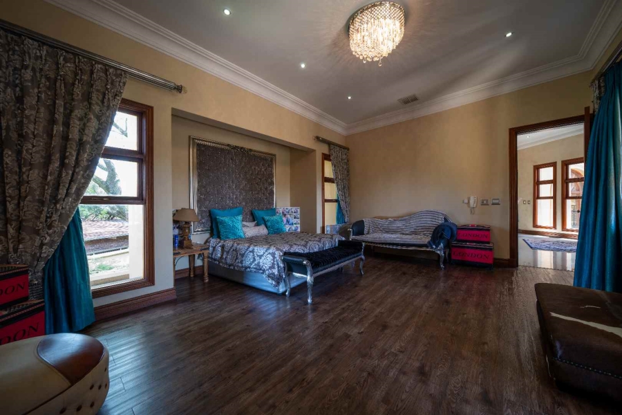 6 Bedroom Property for Sale in Benoni Small Farms Gauteng