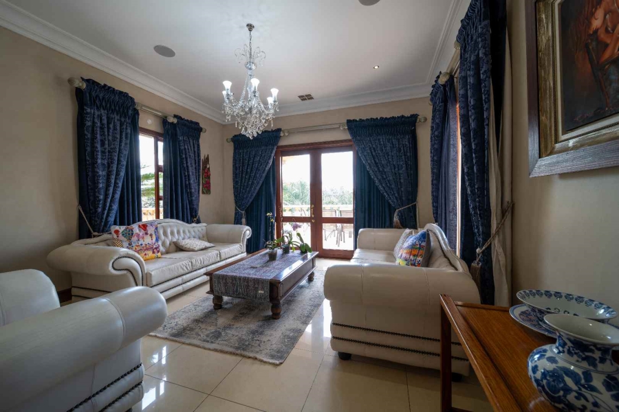 6 Bedroom Property for Sale in Benoni Small Farms Gauteng