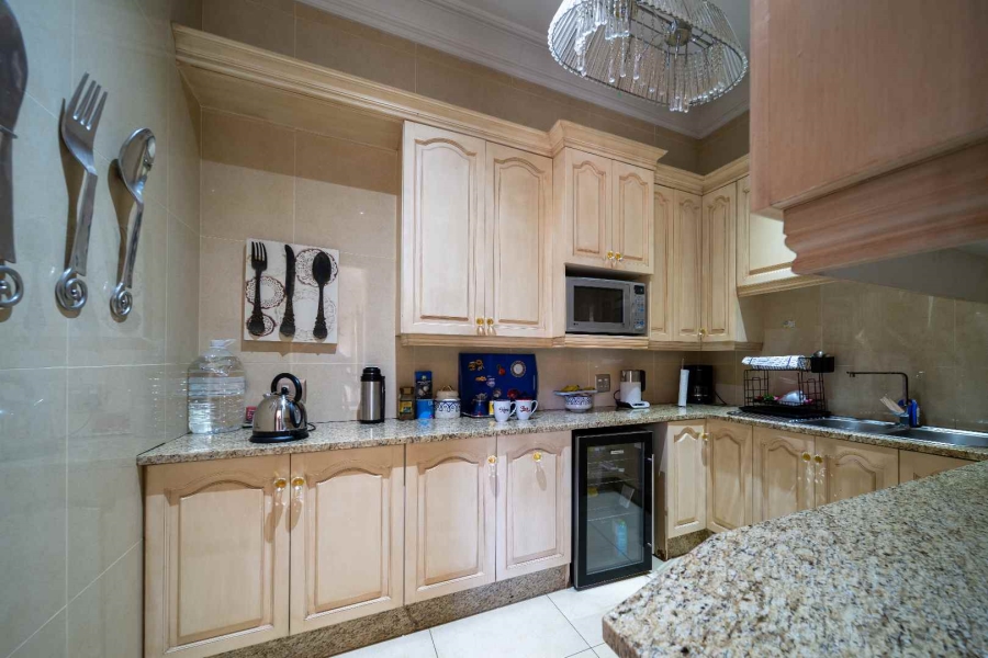 6 Bedroom Property for Sale in Benoni Small Farms Gauteng