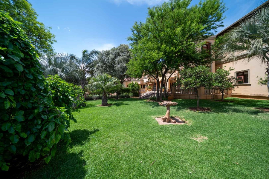 6 Bedroom Property for Sale in Benoni Small Farms Gauteng