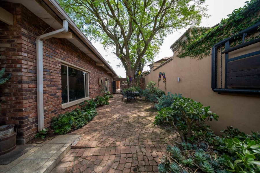 6 Bedroom Property for Sale in Benoni Small Farms Gauteng