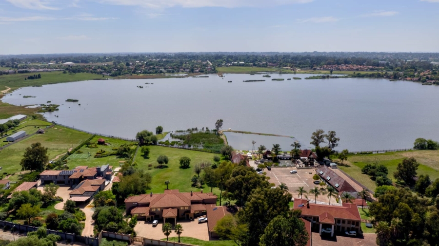 6 Bedroom Property for Sale in Benoni Small Farms Gauteng