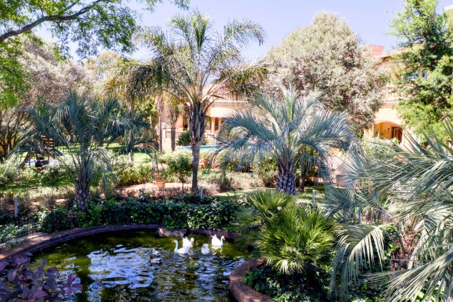 6 Bedroom Property for Sale in Benoni Small Farms Gauteng