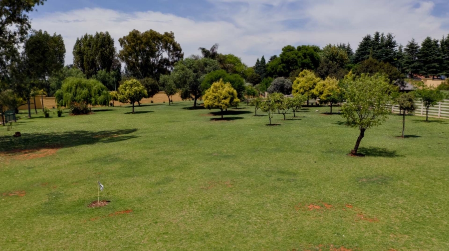 6 Bedroom Property for Sale in Benoni Small Farms Gauteng