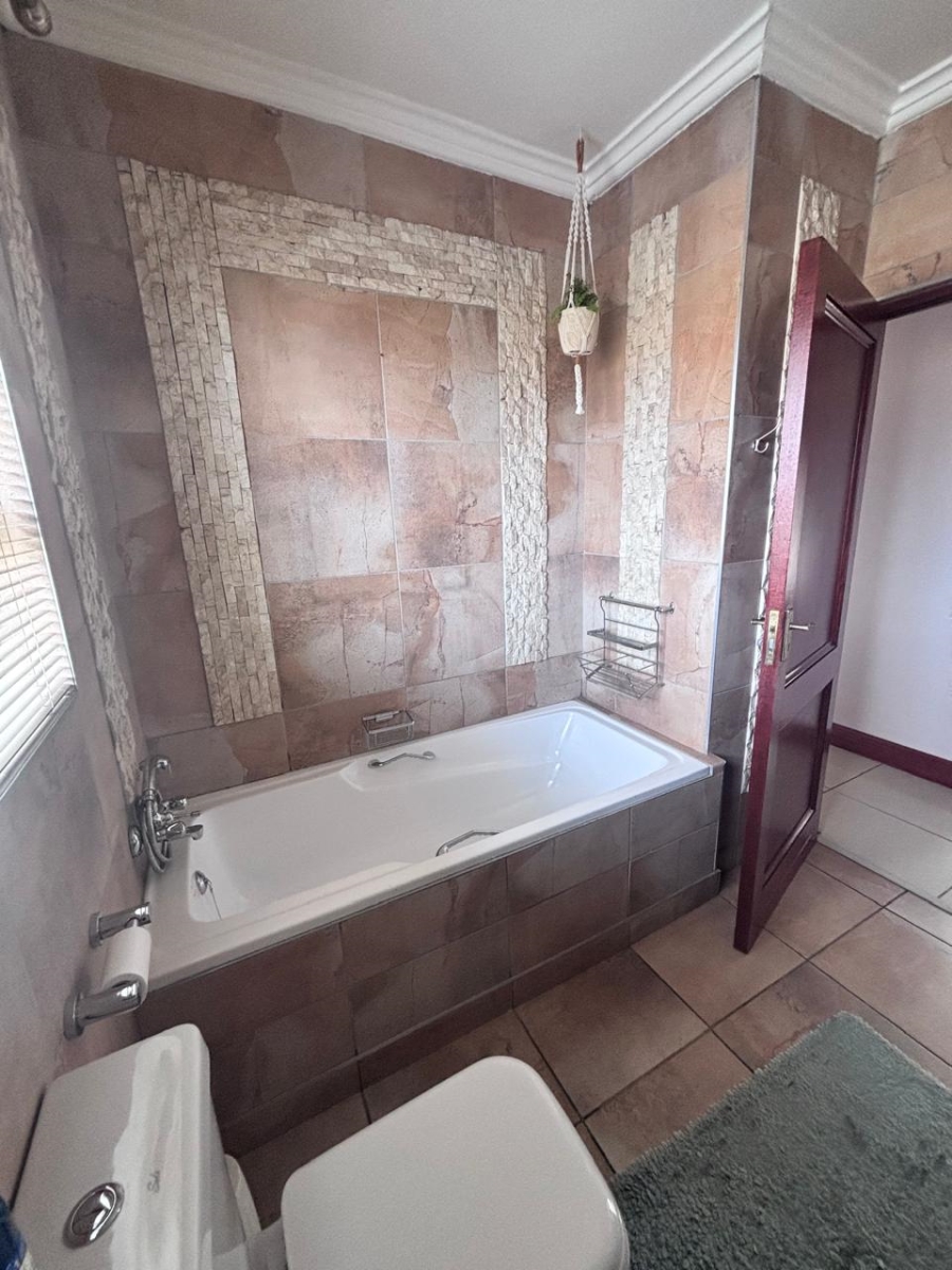 3 Bedroom Property for Sale in Meyersdal Gauteng