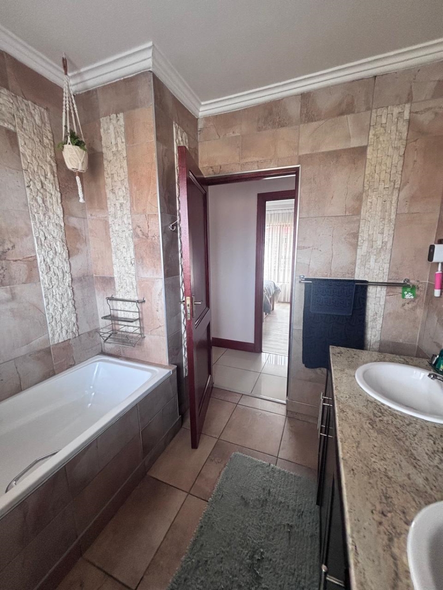 3 Bedroom Property for Sale in Meyersdal Gauteng