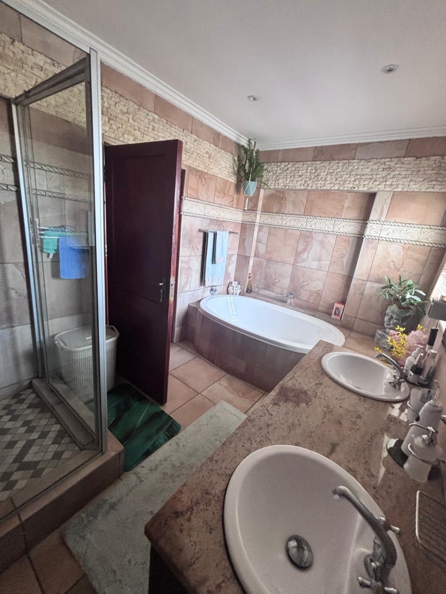 3 Bedroom Property for Sale in Meyersdal Gauteng