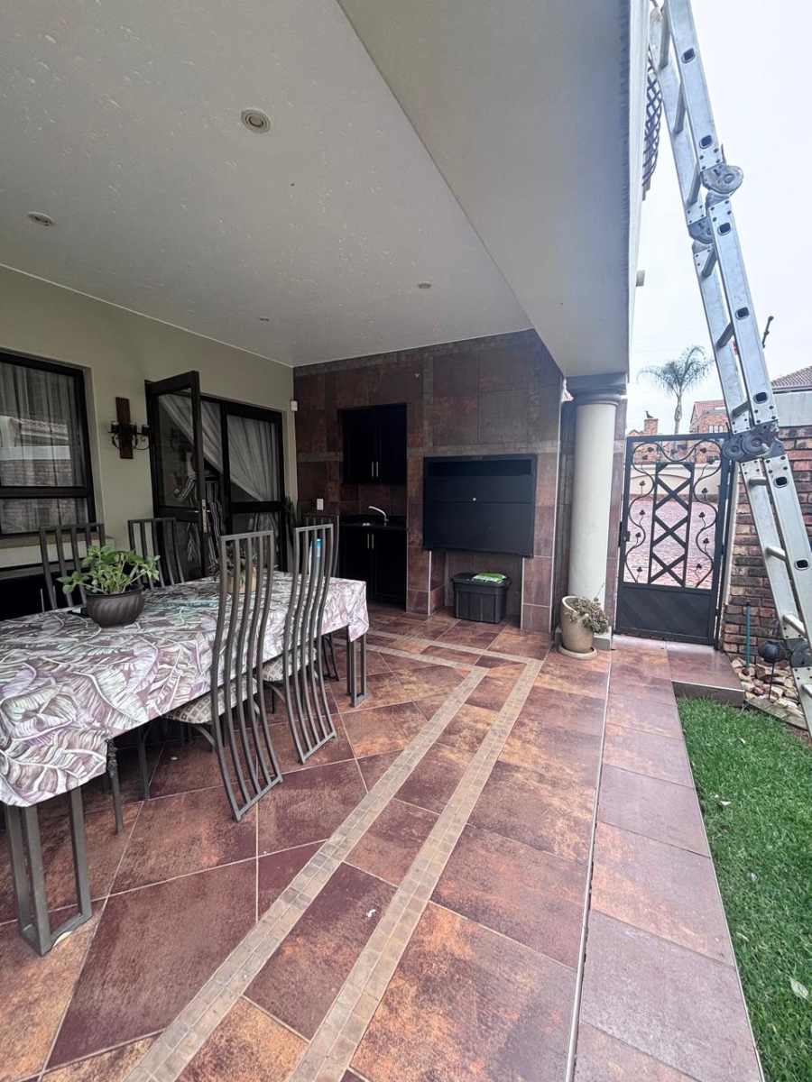 3 Bedroom Property for Sale in Meyersdal Gauteng