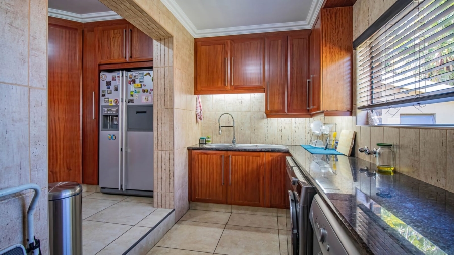 5 Bedroom Property for Sale in Glenvista Gauteng