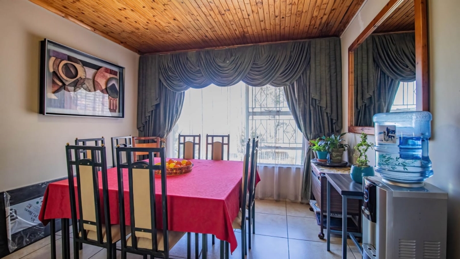 5 Bedroom Property for Sale in Glenvista Gauteng