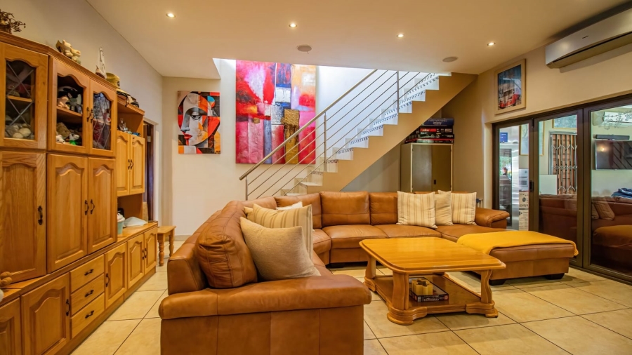 5 Bedroom Property for Sale in Glenvista Gauteng