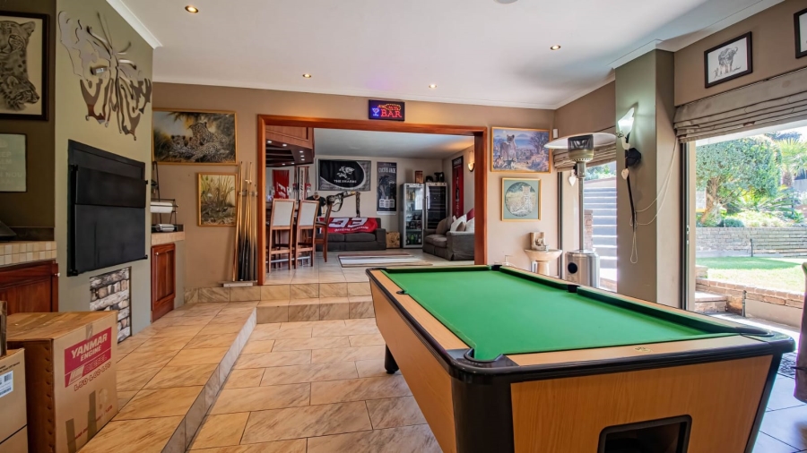 5 Bedroom Property for Sale in Glenvista Gauteng