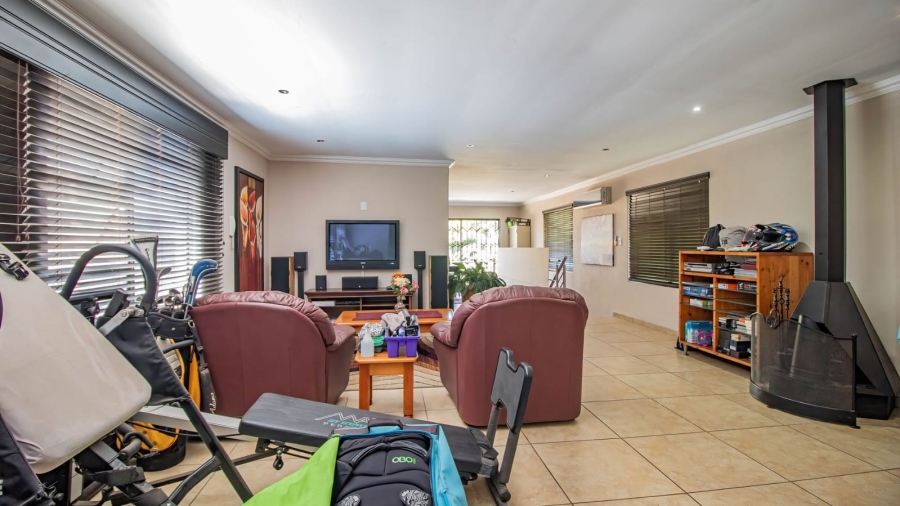 5 Bedroom Property for Sale in Glenvista Gauteng