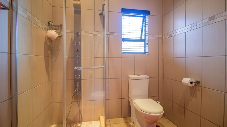 5 Bedroom Property for Sale in Glenvista Gauteng