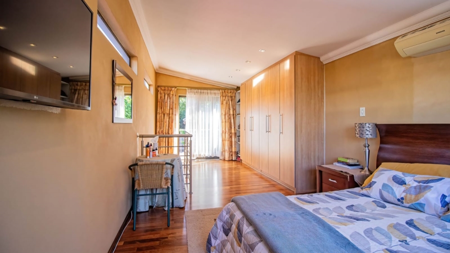 5 Bedroom Property for Sale in Glenvista Gauteng