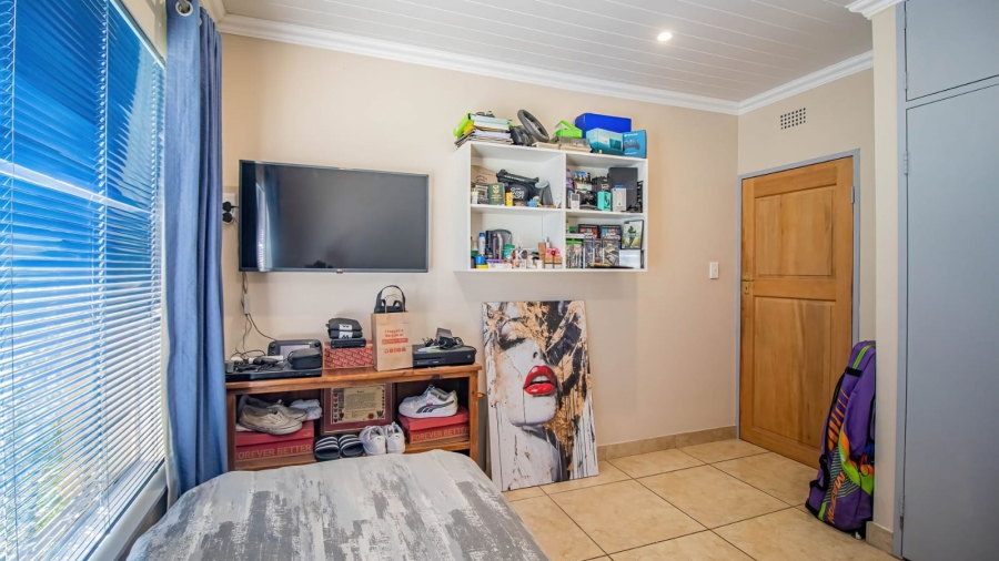 5 Bedroom Property for Sale in Glenvista Gauteng