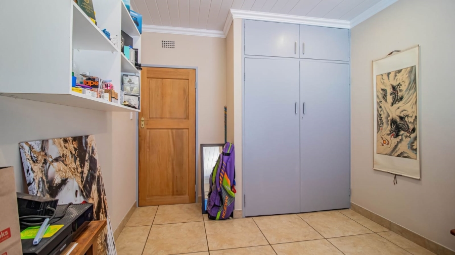 5 Bedroom Property for Sale in Glenvista Gauteng