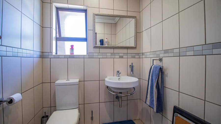 5 Bedroom Property for Sale in Glenvista Gauteng
