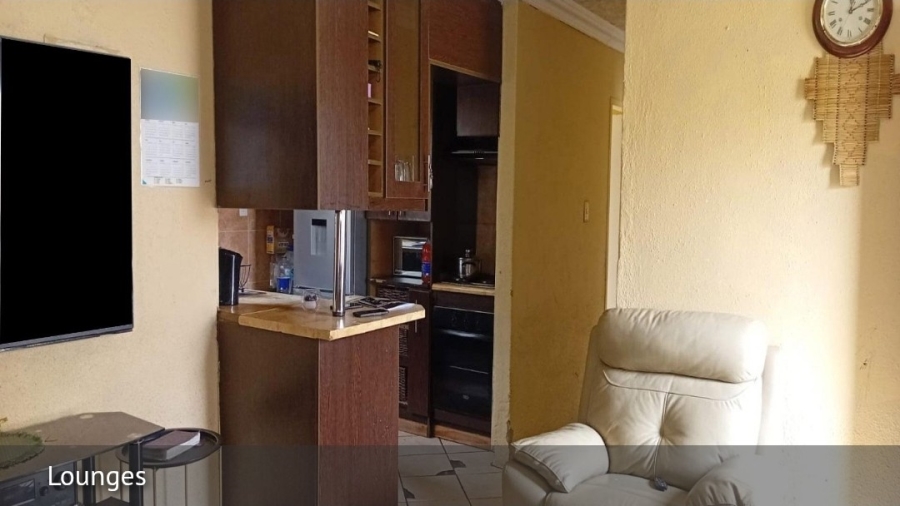 3 Bedroom Property for Sale in Clayville Gauteng