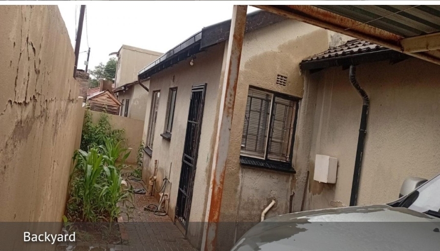 3 Bedroom Property for Sale in Clayville Gauteng