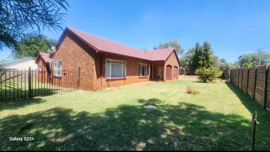 3 Bedroom Property for Sale in The Orchards Gauteng