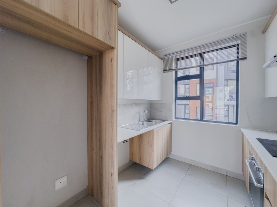 To Let 2 Bedroom Property for Rent in Lombardy Estate Gauteng
