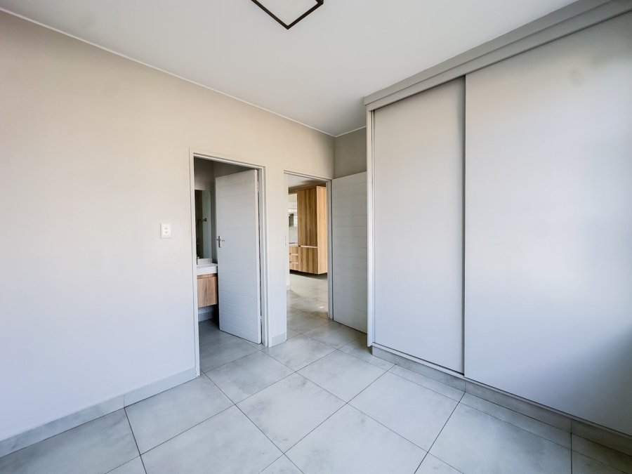 To Let 2 Bedroom Property for Rent in Lombardy Estate Gauteng