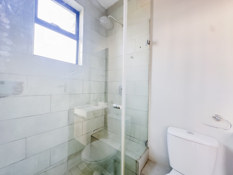 To Let 2 Bedroom Property for Rent in Lombardy Estate Gauteng