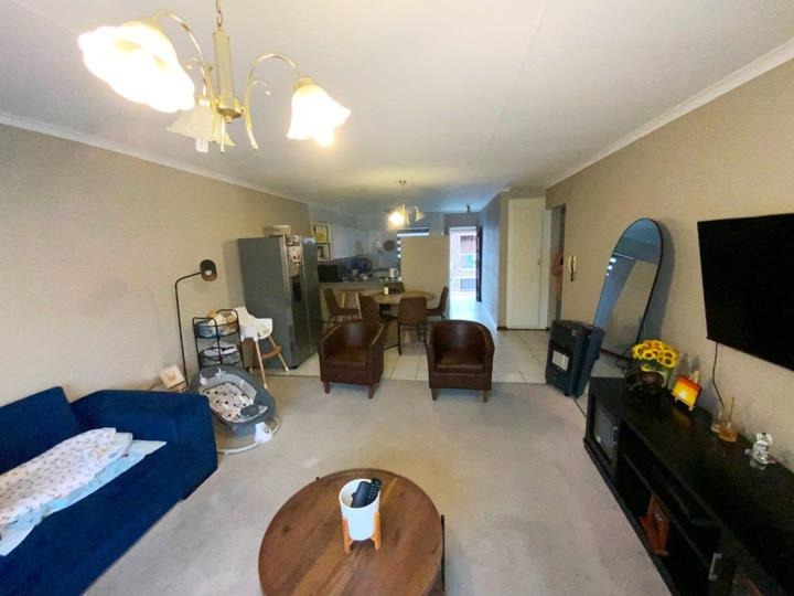 2 Bedroom Property for Sale in New Redruth Gauteng