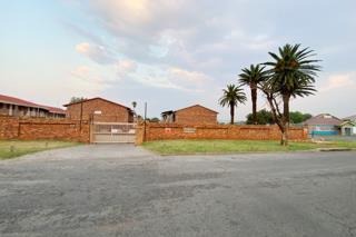 2 Bedroom Property for Sale in New Redruth Gauteng