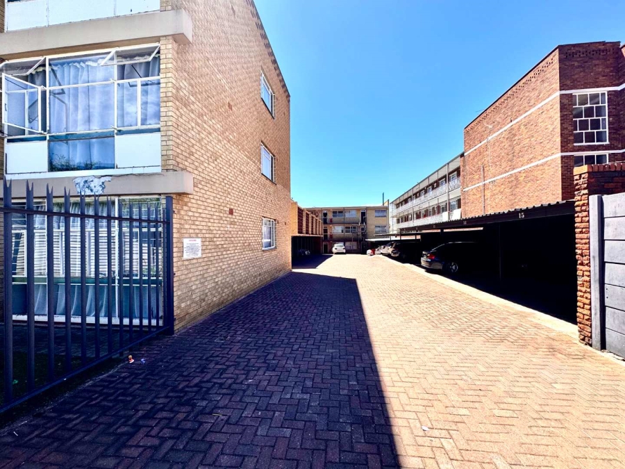 Commercial Property for Sale in New Redruth Gauteng
