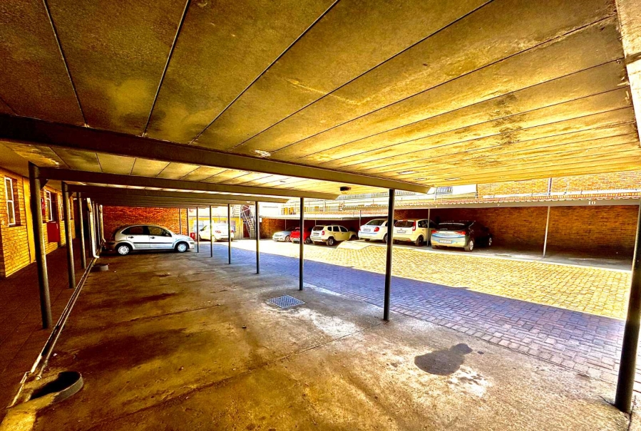Commercial Property for Sale in New Redruth Gauteng