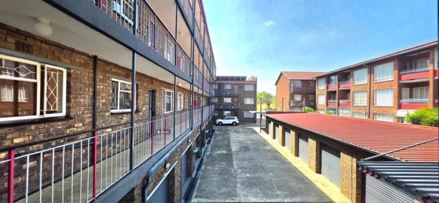 2 Bedroom Property for Sale in New Redruth Gauteng