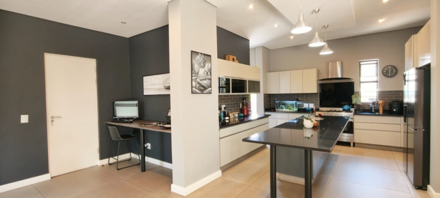 To Let 3 Bedroom Property for Rent in Olympus AH Gauteng
