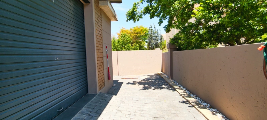 To Let 3 Bedroom Property for Rent in Olympus AH Gauteng
