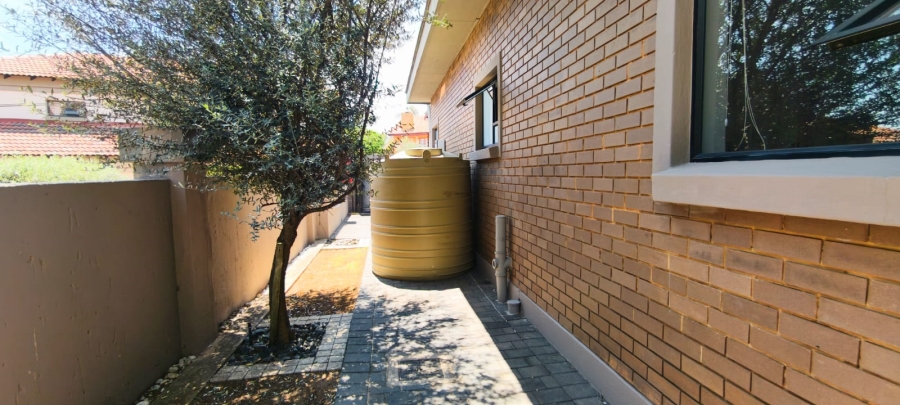 To Let 3 Bedroom Property for Rent in Olympus AH Gauteng