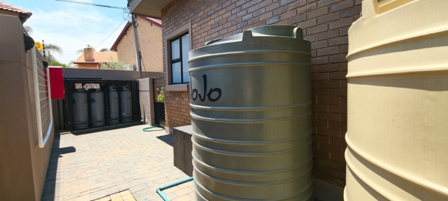 To Let 3 Bedroom Property for Rent in Olympus AH Gauteng