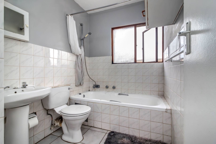 To Let 2 Bedroom Property for Rent in Weltevreden A H Gauteng