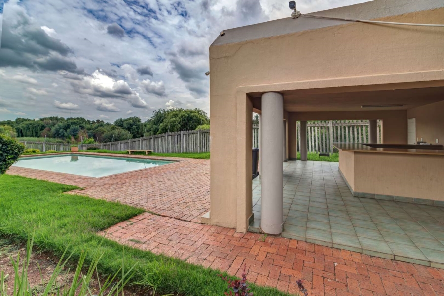 To Let 2 Bedroom Property for Rent in Weltevreden A H Gauteng