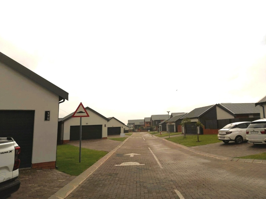 3 Bedroom Property for Sale in Amberfield Gauteng