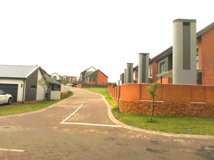 3 Bedroom Property for Sale in Amberfield Gauteng