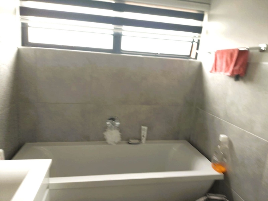 3 Bedroom Property for Sale in Amberfield Gauteng