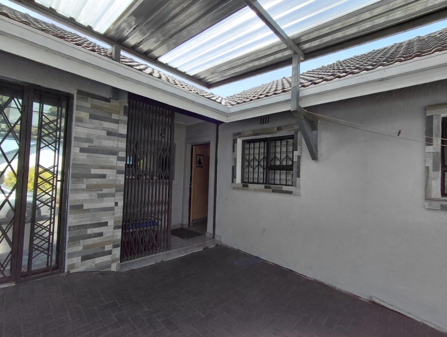 3 Bedroom Property for Sale in Morehill Gauteng