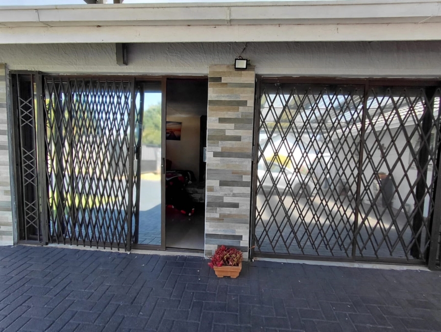 3 Bedroom Property for Sale in Morehill Gauteng