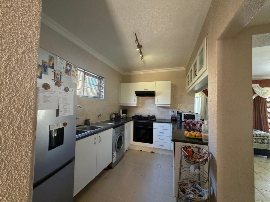 3 Bedroom Property for Sale in Oakdene Gauteng