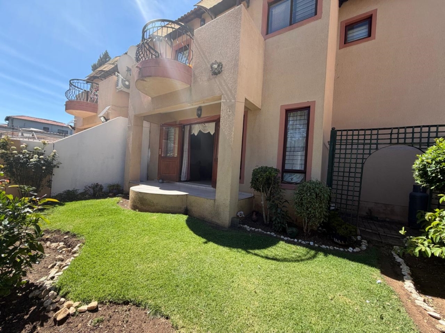 3 Bedroom Property for Sale in Oakdene Gauteng
