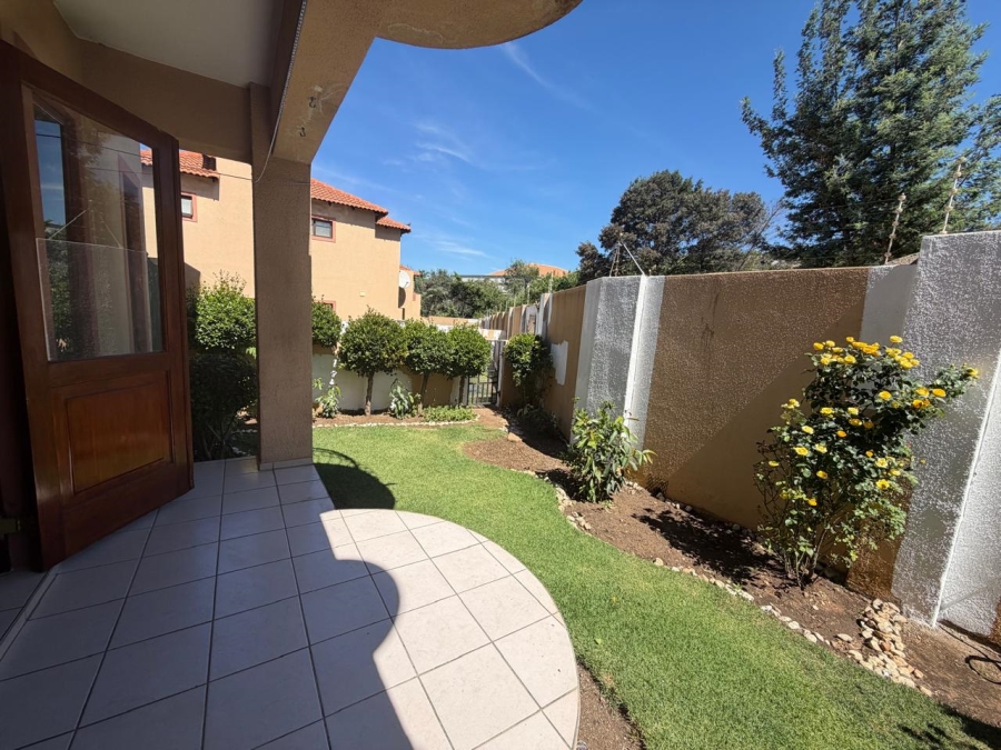 3 Bedroom Property for Sale in Oakdene Gauteng