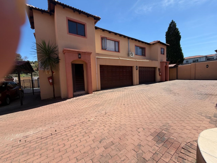 3 Bedroom Property for Sale in Oakdene Gauteng