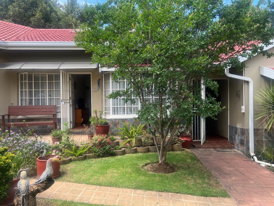 4 Bedroom Property for Sale in Brackendowns Gauteng